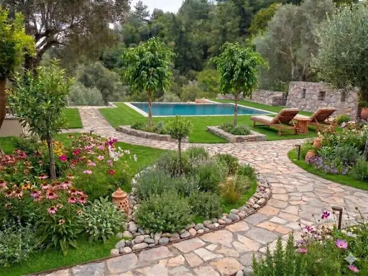 A garden coloured by flowering paths